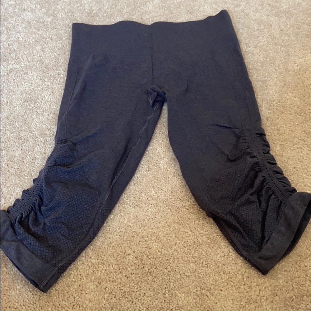 lululemon crop. Sz6